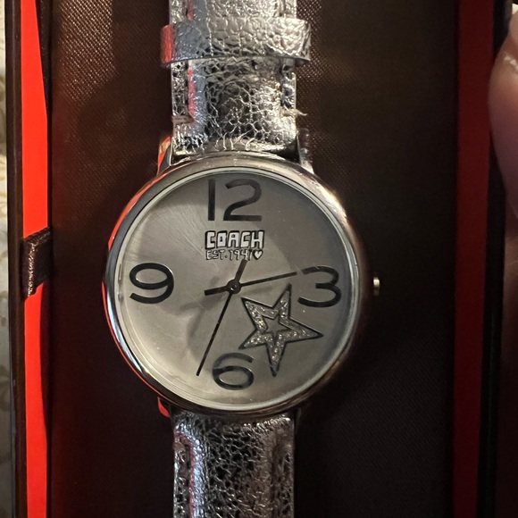 Coach star watch with leather strap - Picture 4 of 5